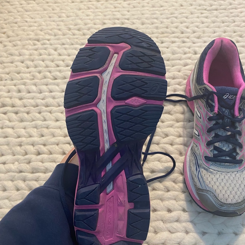 ASIC’s Running Shoes - Picture 2 of 4